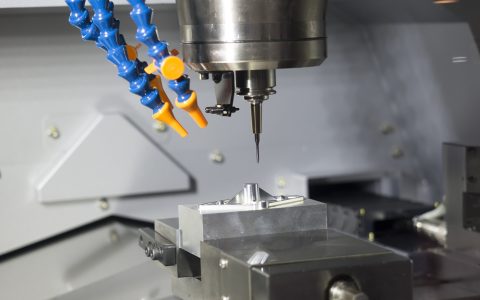 The Differences Between CNC Milling and CNC Turning